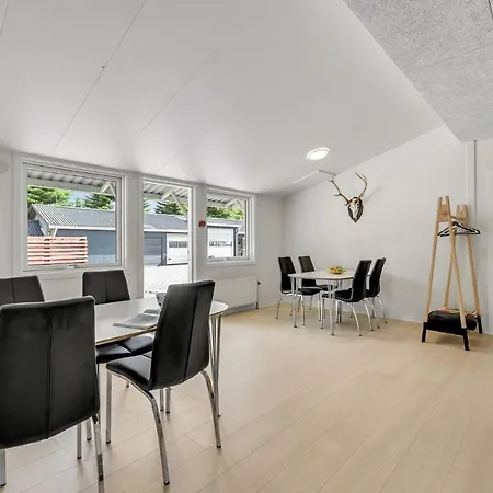Nice In Henne With Wifi And 1 Bedrooms 2 Lejlighed Henne Strand